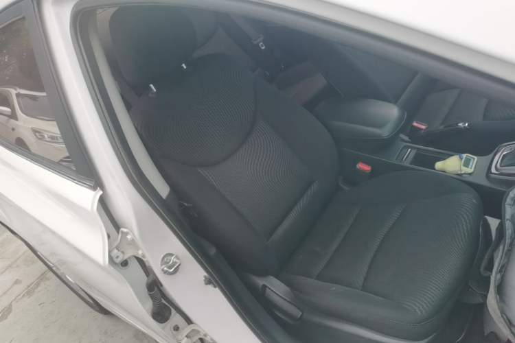 Used Hyundai Elantra (5th Generation / Langdong) 2016 1.6L Automatic Prestige Model Right Front Seat