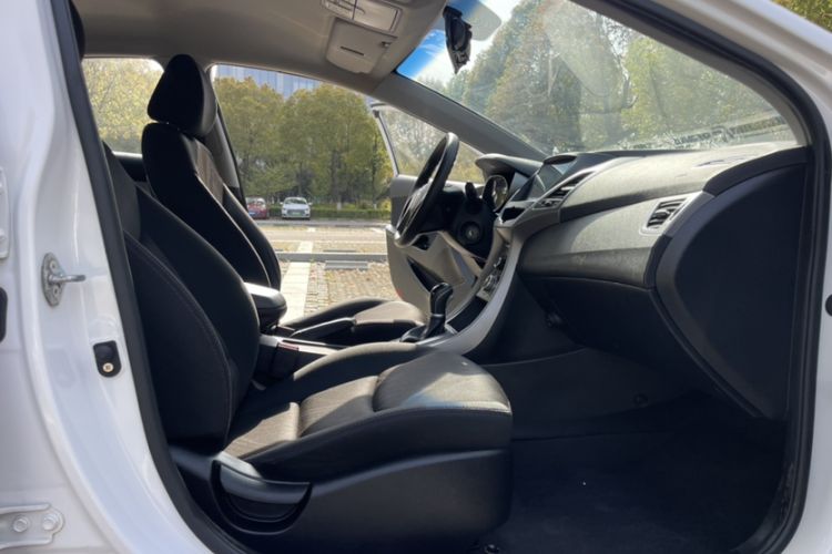 Used Hyundai Elantra (5th Generation / Langdong) 2016 1.6L Automatic Smart Version Right Front Seat