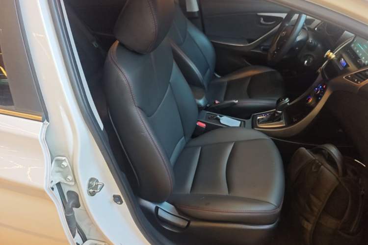 Used Hyundai Elantra (5th Generation / Langdong) 2016 1.6L Automatic Smart Version Right Front Seat