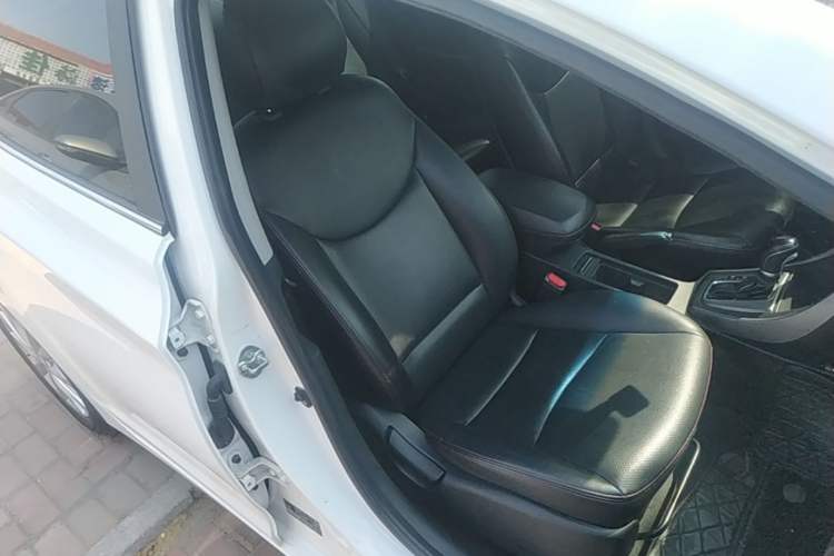 Used Hyundai Elantra (5th Generation / Langdong) 2016 1.6L Automatic Smart Version Right Front Seat