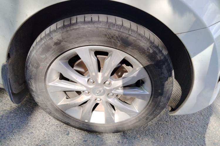 Used Hyundai Elantra (5th Generation / Langdong) 2016 1.6L Automatic Prestige Model Right Front Wheel Hub