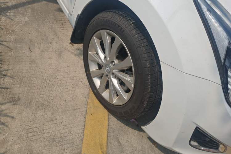 Used Hyundai Elantra (5th Generation / Langdong) 2016 1.6L Automatic Smart Version Right Front Wheel Hub