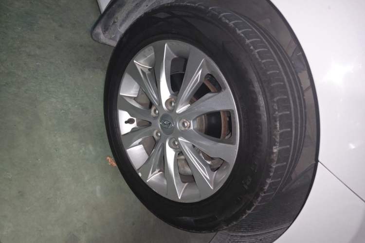 Used Hyundai Elantra (5th Generation / Langdong) 2016 1.6L Manual Luxury Model Right Front Wheel Hub
