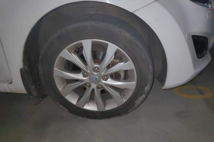 Used Hyundai Elantra (5th Generation / Langdong) 2016 1.6L Automatic Prestige Model Right Front Wheel Hub