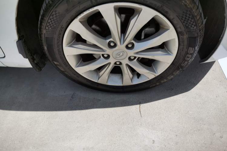 Used Hyundai Elantra (5th Generation / Langdong) 2016 1.6L Automatic Prestige Model Right Front Wheel Hub