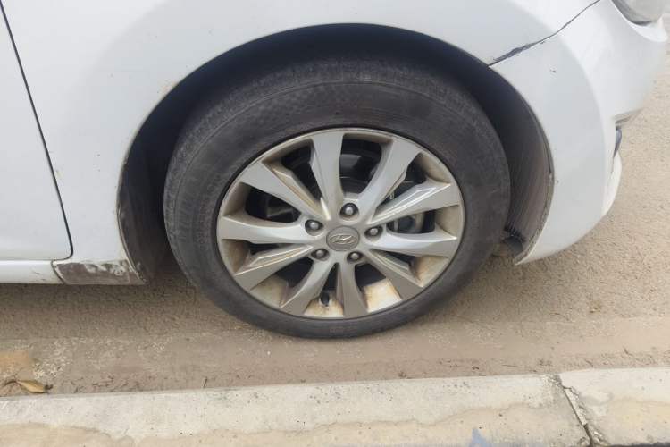 Used Hyundai Elantra (5th Generation / Langdong) 2016 1.6L Manual Luxury Model Right Front Wheel Hub