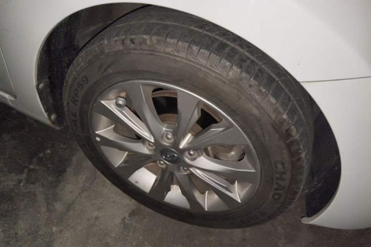 Used Hyundai Elantra (5th Generation / Langdong) 2016 1.6L Manual Luxury Model Right Front Wheel Hub