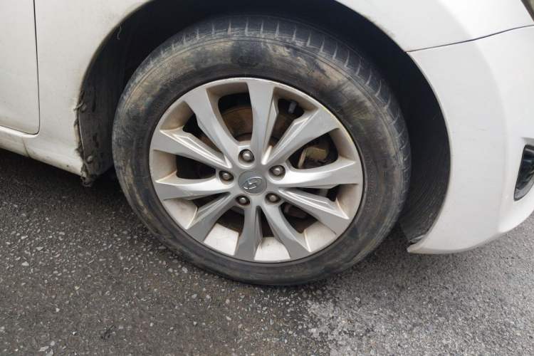 Used Hyundai Elantra (5th Generation / Langdong) 2016 1.6L Automatic Prestige Model Right Front Wheel Hub
