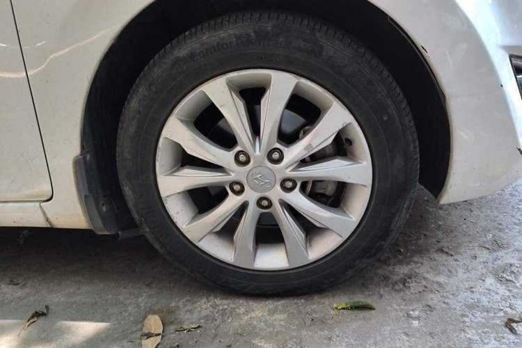 Used Hyundai Elantra (5th Generation / Langdong) 2016 1.6L Automatic Smart Version Right Front Wheel Hub