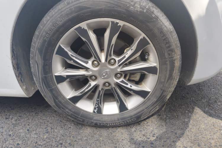 Used Hyundai Elantra (5th Generation / Langdong) 2016 1.6L Manual Luxury Model Right Front Wheel Hub