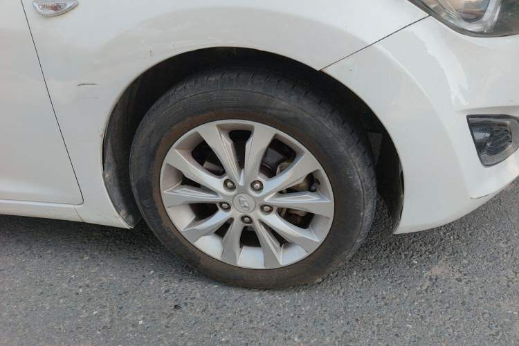 Used Hyundai Elantra (5th Generation / Langdong) 2016 1.6L Automatic Smart Version Right Front Wheel Hub