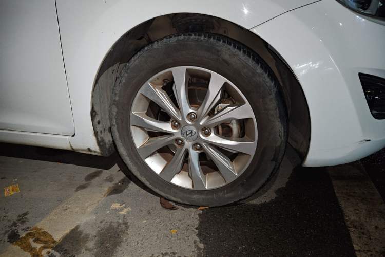 Used Hyundai Elantra (5th Generation / Langdong) 2016 1.6L Automatic Smart Version Right Front Wheel Hub