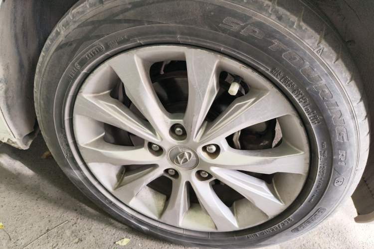 Used Hyundai Elantra (5th Generation / Langdong) 2016 1.6L Automatic Prestige Model Right Front Wheel Hub