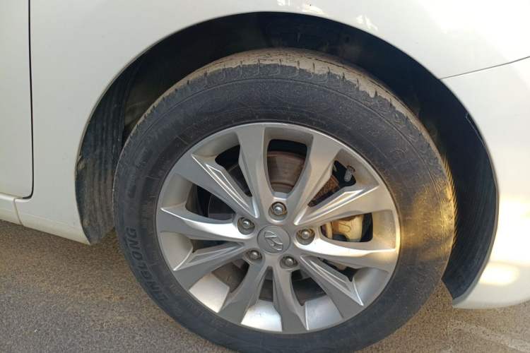 Used Hyundai Elantra (5th Generation / Langdong) 2016 1.6L Automatic Prestige Model Right Front Wheel Hub