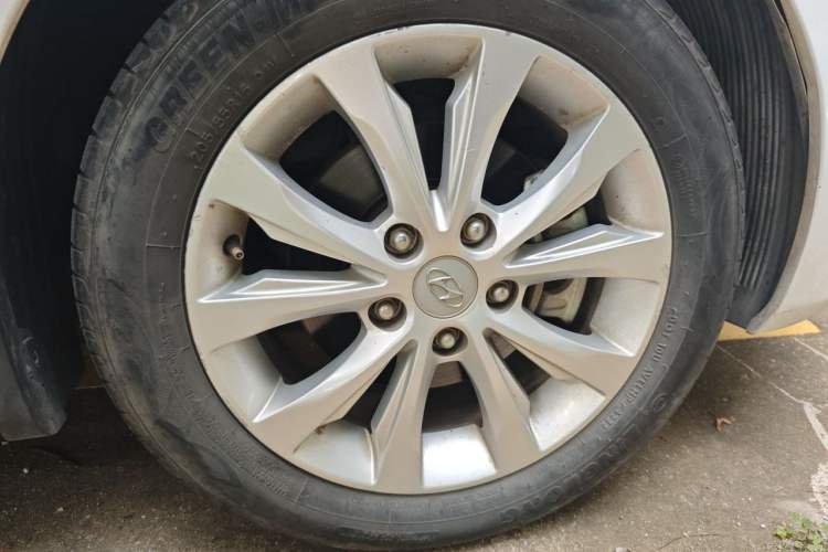 Used Hyundai Elantra (5th Generation / Langdong) 2016 1.6L Automatic Prestige Model Right Front Wheel Hub
