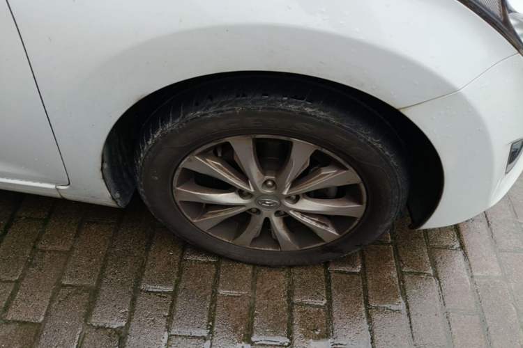 Used Hyundai Elantra (5th Generation / Langdong) 2016 1.6L Automatic Prestige Model Right Front Wheel Hub