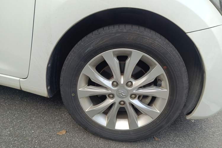 Used Hyundai Elantra (5th Generation / Langdong) 2016 1.6L Automatic Prestige Model Right Front Wheel Hub