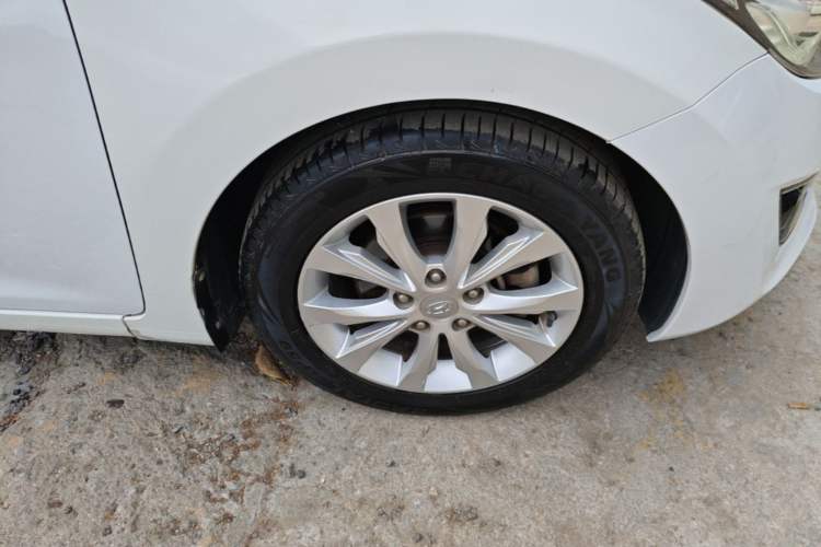 Used Hyundai Elantra (5th Generation / Langdong) 2016 1.6L Automatic Prestige Model Right Front Wheel Hub