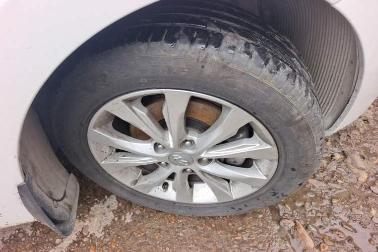 Used Hyundai Elantra (5th Generation / Langdong) 2016 1.6L Automatic Prestige Model Right Front Wheel Hub
