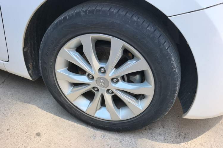 Used Hyundai Elantra (5th Generation / Langdong) 2016 1.6L Automatic Prestige Model Right Front Wheel Hub