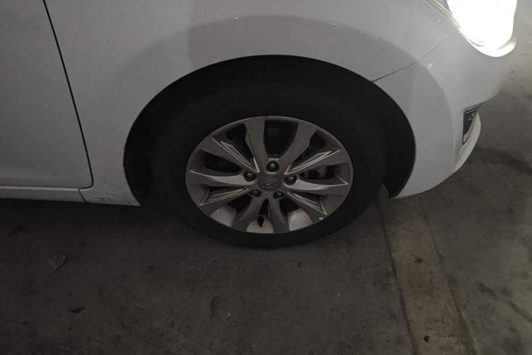 Used Hyundai Elantra (5th Generation / Langdong) 2016 1.6L Manual Luxury Model Right Front Wheel Hub
