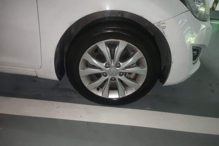 Used Hyundai Elantra (5th Generation / Langdong) 2016 1.6L Automatic Prestige Model Right Front Wheel Hub