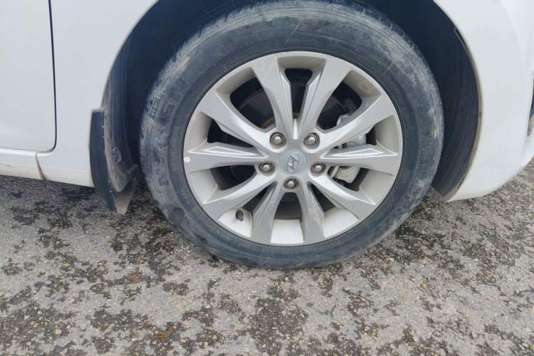 Used Hyundai Elantra (5th Generation / Langdong) 2016 1.6L Automatic Smart Version Right Front Wheel Hub