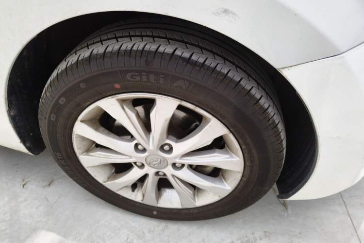 Used Hyundai Elantra (5th Generation / Langdong) 2016 1.6L Automatic Smart Version Right Front Wheel Hub