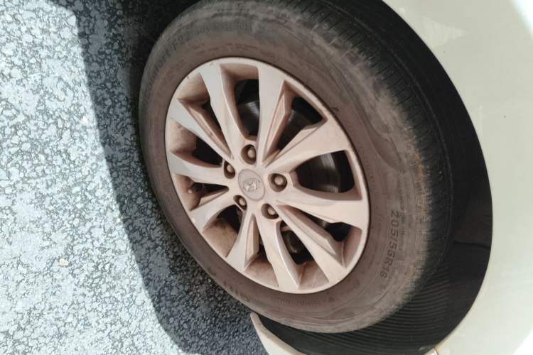 Used Hyundai Elantra (5th Generation / Langdong) 2016 1.6L Automatic Smart Version Right Front Wheel Hub