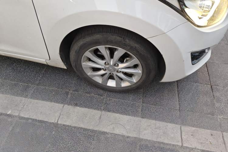 Used Hyundai Elantra (5th Generation / Langdong) 2016 1.6L Automatic Prestige Model Right Front Wheel Hub