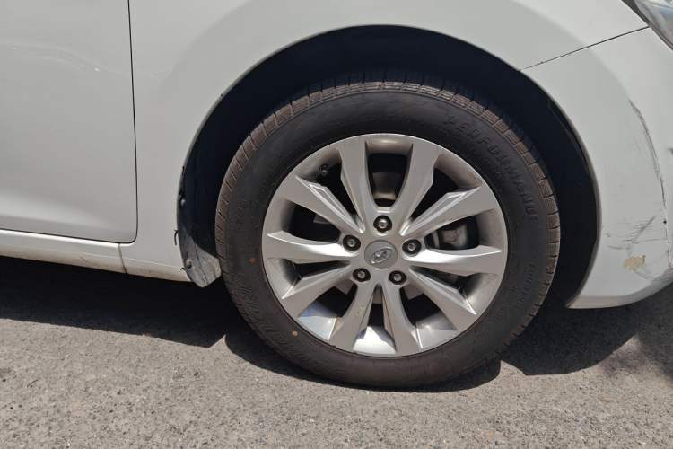 Used Hyundai Elantra (5th Generation / Langdong) 2016 1.6L Automatic Smart Version Right Front Wheel Hub