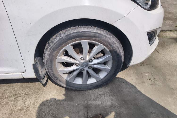 Used Hyundai Elantra (5th Generation / Langdong) 2016 1.6L Manual Luxury Model Right Front Wheel Hub