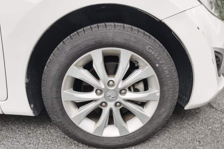 Used Hyundai Elantra (5th Generation / Langdong) 2016 1.6L Manual Fashion Edition Right Front Wheel Hub