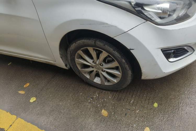 Used Hyundai Elantra (5th Generation / Langdong) 2016 1.6L Automatic Prestige Model Right Front Wheel Hub