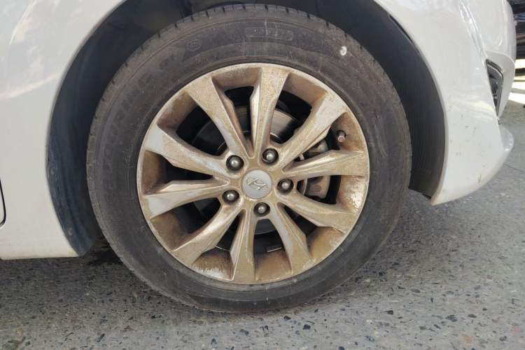 Used Hyundai Elantra (5th Generation / Langdong) 2016 1.6L Automatic Prestige Model Right Front Wheel Hub