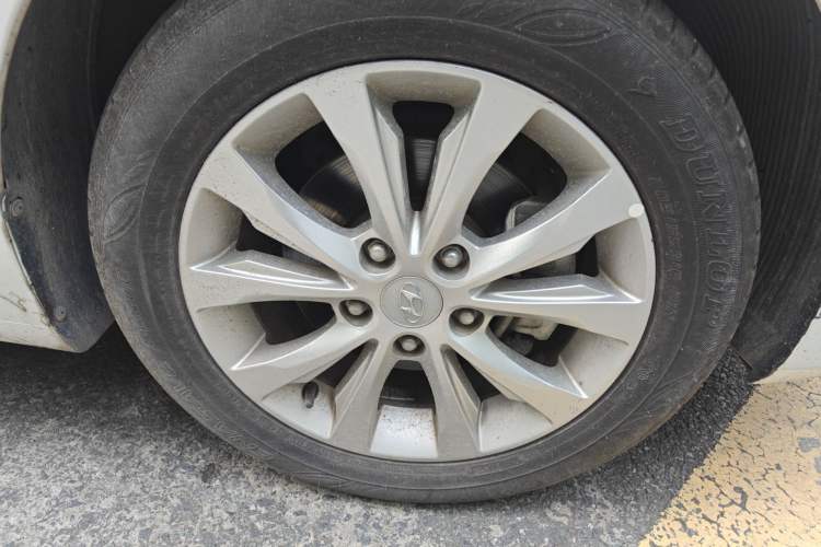 Used Hyundai Elantra (5th Generation / Langdong) 2016 1.6L Automatic Prestige Model Right Front Wheel Hub