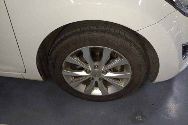 Used Hyundai Elantra (5th Generation / Langdong) 2016 1.6L Automatic Prestige Model Right Front Wheel Hub