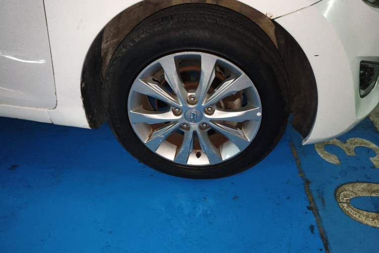 Used Hyundai Elantra (5th Generation / Langdong) 2016 1.6L Automatic Prestige Model Right Front Wheel Hub