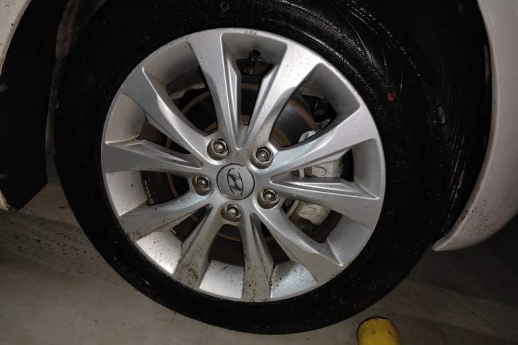 Used Hyundai Elantra (5th Generation / Langdong) 2016 1.6L Automatic Smart Version Right Front Wheel Hub