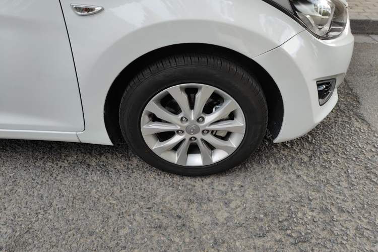 Used Hyundai Elantra (5th Generation / Langdong) 2016 1.6L Automatic Smart Version Right Front Wheel Hub