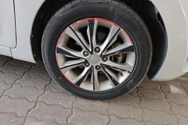 Used Hyundai Elantra (5th Generation / Langdong) 2016 1.6L Automatic Smart Version Right Front Wheel Hub