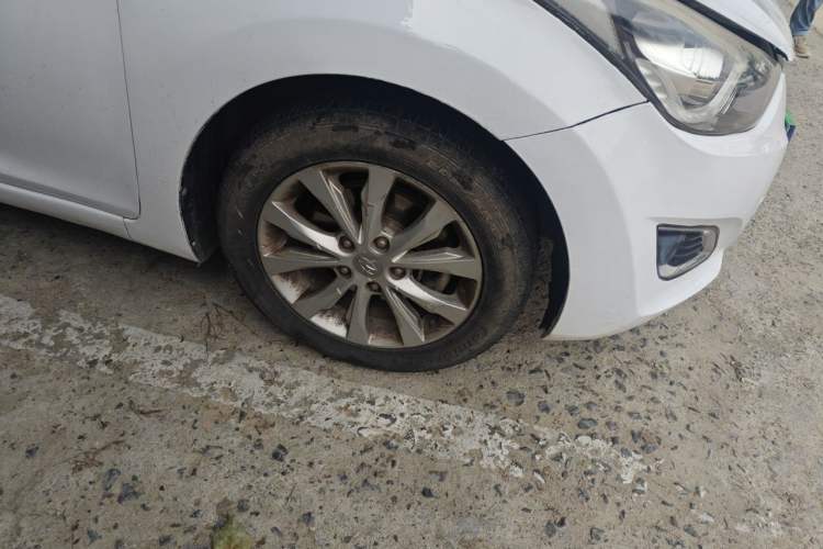 Used Hyundai Elantra (5th Generation / Langdong) 2016 1.6L Automatic Smart Version Right Front Wheel Hub