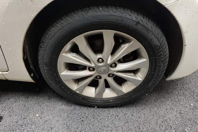 Used Hyundai Elantra (5th Generation / Langdong) 2016 1.6L Automatic Smart Version Right Front Wheel Hub