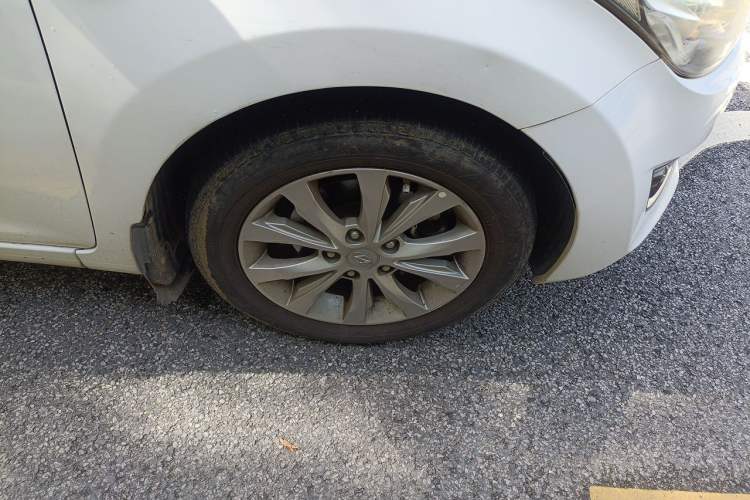 Used Hyundai Elantra (5th Generation / Langdong) 2016 1.6L Automatic Smart Version Right Front Wheel Hub