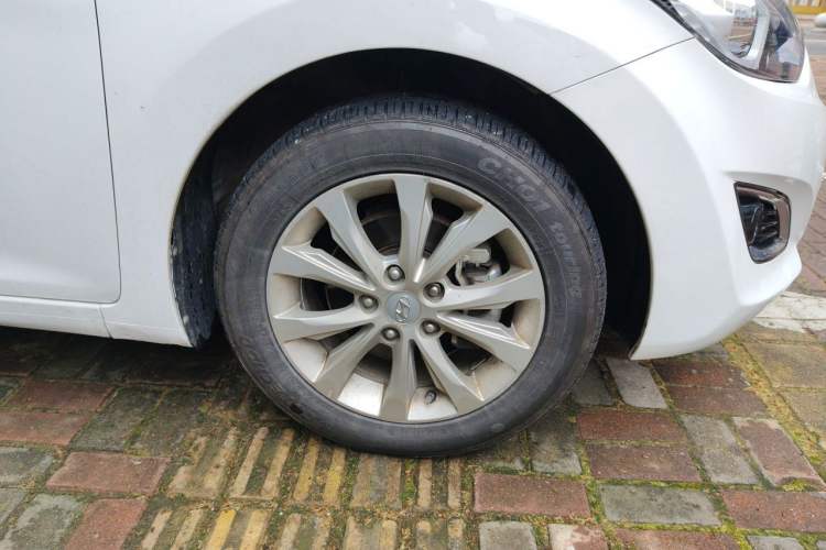 Used Hyundai Elantra (5th Generation / Langdong) 2016 1.6L Automatic Prestige Model Right Front Wheel Hub