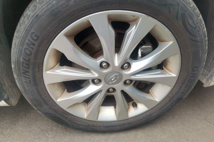 Used Hyundai Elantra (5th Generation / Langdong) 2016 1.6L Manual Luxury Model Right Front Wheel Hub