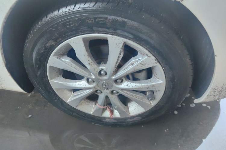 Used Hyundai Elantra (5th Generation / Langdong) 2016 1.6L Manual Luxury Model Right Front Wheel Hub