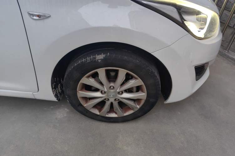 Used Hyundai Elantra (5th Generation / Langdong) 2016 1.6L Automatic Smart Version Right Front Wheel Hub