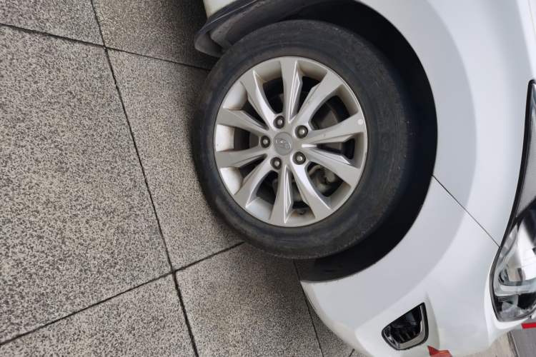Used Hyundai Elantra (5th Generation / Langdong) 2016 1.6L Manual Luxury Model Right Front Wheel Hub