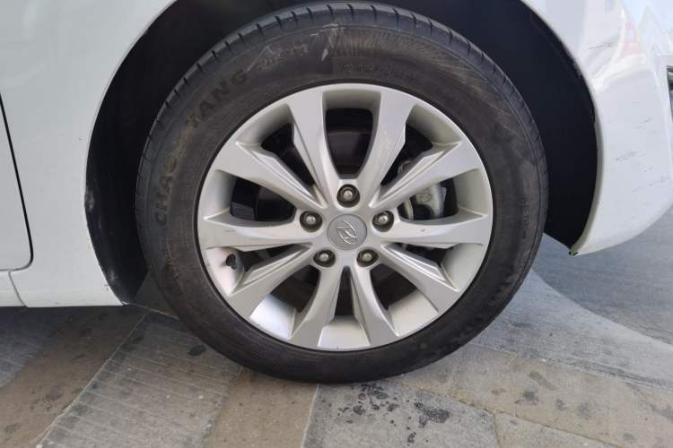 Used Hyundai Elantra (5th Generation / Langdong) 2016 1.6L Automatic Smart Version Right Front Wheel Hub
